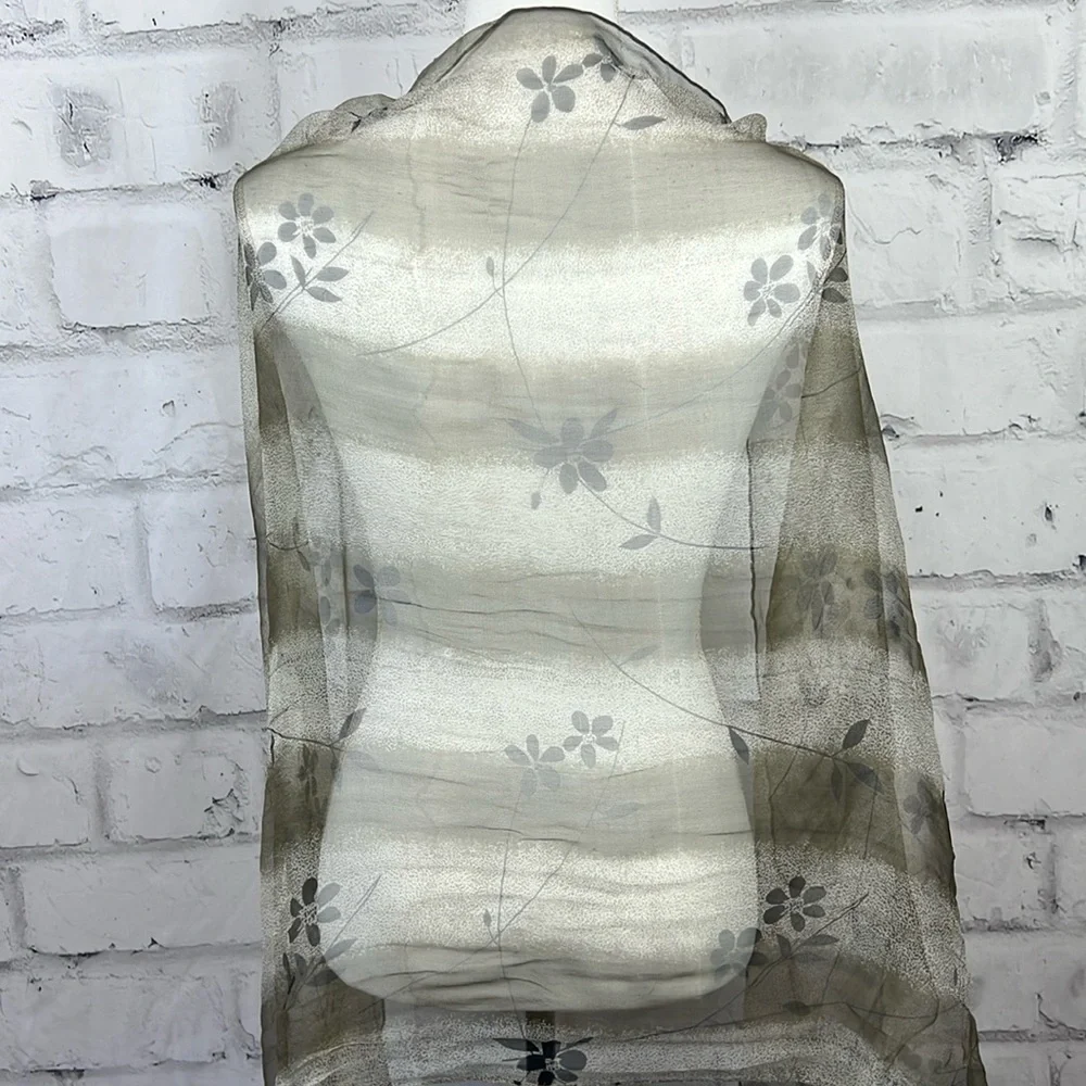 100% Silk Unbranded Floral Pattern Scarf Brown Black
